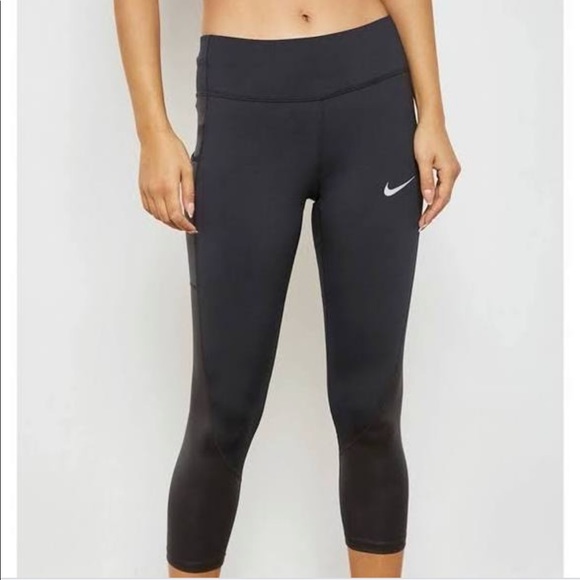 Nike Dri Fit Capri Yoga Pants
